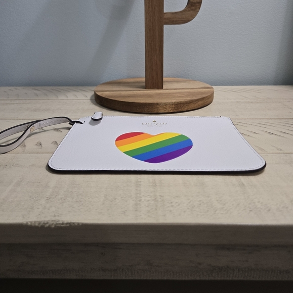 Kate Spade New York White Pebble Leather Rainbow Skinny Wristlet/Clutch NWOT - Picture 4 of 9